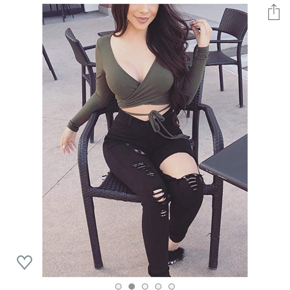 Long sleeve tie front crop top